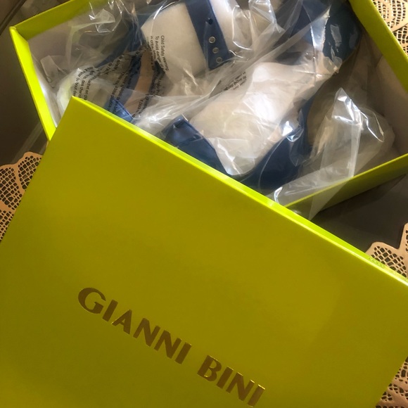 Gianni Bini High Heel Shoes, size 5.5 - Picture 8 of 8